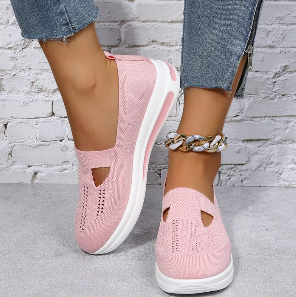 Monika - Your Stylish Everyday Savior